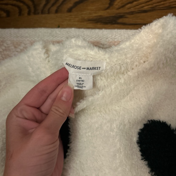 black and white heart kids sweater - Picture 2 of 3